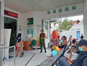 Babinsa Jayengan Pemantauan UPTD Puskesmas Jayengan