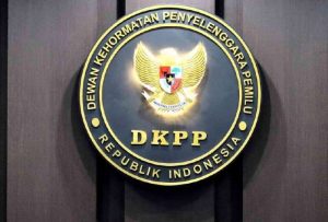 Dewan Kehormatan Penyelenggara Pemilu atau DKPP. DKPP menilai KPU Madina langgar kode etik dan etika pemilu soal LHKPN Saipullah Nasution.