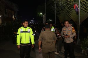 Satpol PP Segel Usaha Karaoke di Selapajang Cisoka karena Tak Patuh Aturan