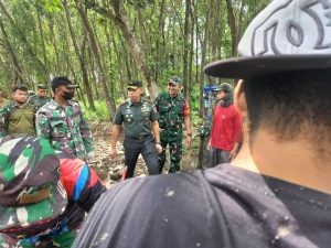 Pangdam Diponegoro Tinjau TMMD Reguler Di Desa Kalinanas Wonosamudro