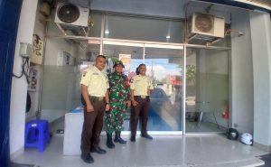 Ciptakan Rasa Aman dan Nyaman Babinsa Kratonan Sambangi Security Di Wilayahnya