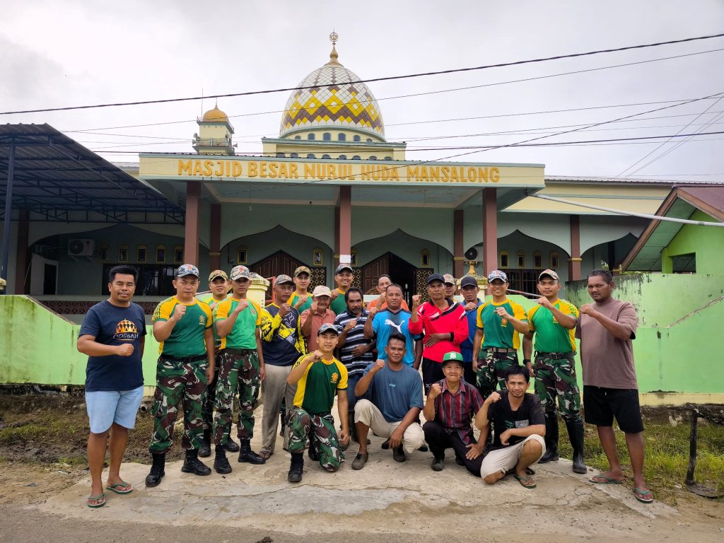 Sinergi Satgas Pamtas Yonarmed 11 Kostrad Dengan Warga Perkuat Kebersamaan di Perbatasan