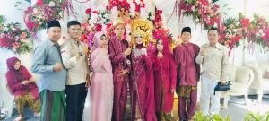 Tangis Haru Penuh Bahagia Pernikahan Neneng Dan Gunawan, Di Kampung Cipanas Desa Mancak.