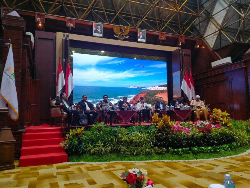 Solusi Persinggungan Hukum, Terkait Penguasaan Dan Pengelolaan Sumber Daya Alam Tambang Dan Migas Aceh.