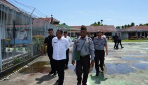 Tiba di Nabire, Dirjenpas Langsung Sambangi Petugas Lapas Yang Terluka