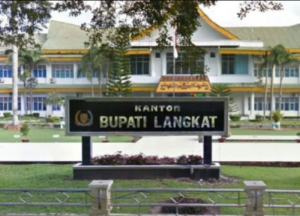 🕵️‍♂️ [LAPORAN INVESTIGASI] Para Pejabat Langkat Bungkam! Gelar Palsu, Kekuasaan Asli: Siapa di Balik Kebal Hukum Tiorita?