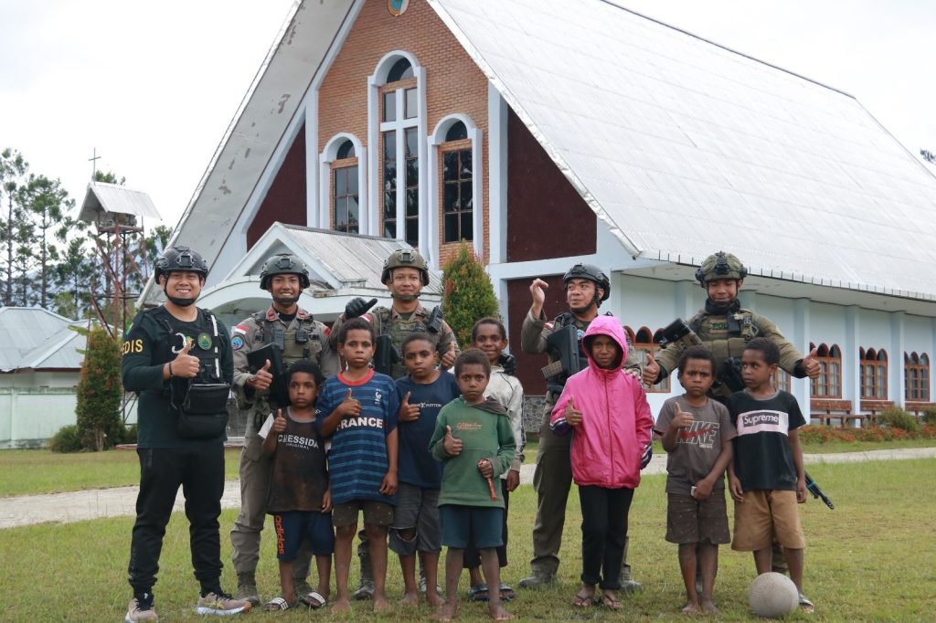 Wujudkan Keamanan Dan Kedekatan Dengan Masyarakat, Satgas Ops Damai Cartenz Gelar Patroli Dan Kegiatan Humanis Du Distrik Pugima