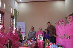 Kapolda Aceh, Anjangsana Ke Keluarga Almarhum Briptu Anumerta Sri Handri Kusumo Malau Yang Gugur, Saat Penumpasan Teroris Di Jalin.