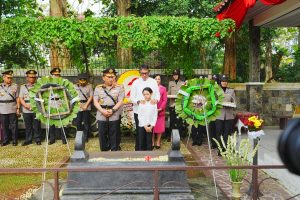 Jelang Hari Bhayangkara, Kapolri Ziarah Ke Makam BJ Habibie, Hingga Hoegeng.