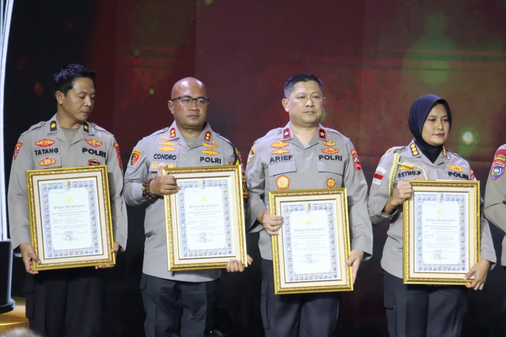 AKBP Condro Sasongko Sabet Penghargaan 3 Besar Polisi Teladan Dan Inovatif Hoegeng Award 2025.