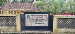 Kondisi SDN 2 Kertamukti Cimerak, Tidak Sesuai Dengan Slogan “PANGANDARAN MELESAT”.