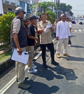 Ketua DPC LSM MAUNG Kota Tasik Malaya, Sanjung Wali Kota Tasikmalaya Tinjau Langsung Proyek Pemeliharaan Infrastruktur Kota.
