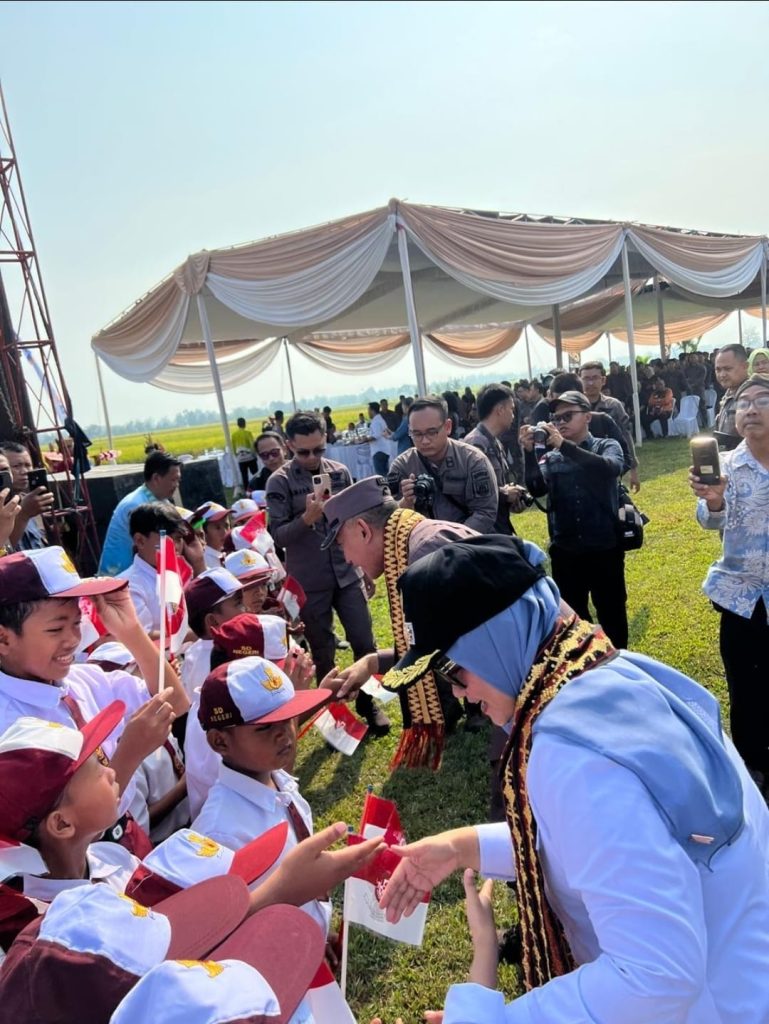 Dari Ladang Ke Lumbung : Kejati Lampung Dampingi Perjalanan Panen 28 Ribu Ton Gabah.