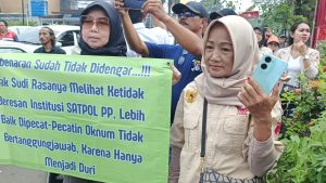 Kantor Satpol PP Dan Kantor Walikota Tangerang Digeruduk Ratusan LSM Di aan Wartawan, Meminta Kabid Dan Kasie Gakumda Di Copot.