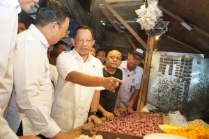 Mendagri Tito, Turun Langsung Pantau Penyaluran Beras SPHP, Di Provinsi Banten.