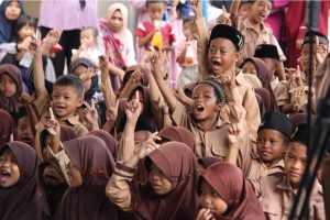 Rayakan Kemerdekaan RI Ke-80 : UBP Lontar Resmikan Pembangunan Sekolah MI Al-Husna Desa Lontar.
