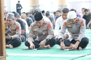 Polda Aceh, Gelar Yasinan Berjemaah, Perdana Di Ikuti Secara Virtual Oleh Seluruh Jajaran.