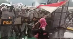 “Kalian Kemana”, Sesal Prof Dr Sutan Nasomal, Saat Rakyat Geruduk DPR-RI Wakil Rakyat Ngilang Dan Kabur!!!.