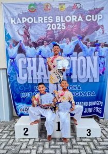 Patut Diapresiasi !!! Julian Murid Kelas VI SDN 1 Kroto kecamatan Cepu kabupaten Blora, Berhasil Meraih Juara 1 Karate.