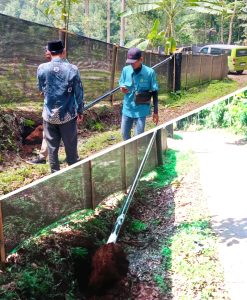 Masyarakat Resah Diduga Pengusaha Siluman Pemasangan Tiang Wi-Fi, Dilokasi Desa Angsana kecamatan Mancak.