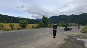 Personel Polsek Jaya, Laksanakan Strong Point, Di Jalur Nasional, Cegah Laka Lantas Di Wilayah Hukum Polsek Jaya.