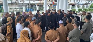 Kapolda Aceh, Bersama Pengurus Masjid Raya Doakan Aksi Hari Ini Berjalan Damai Dan Lancar.