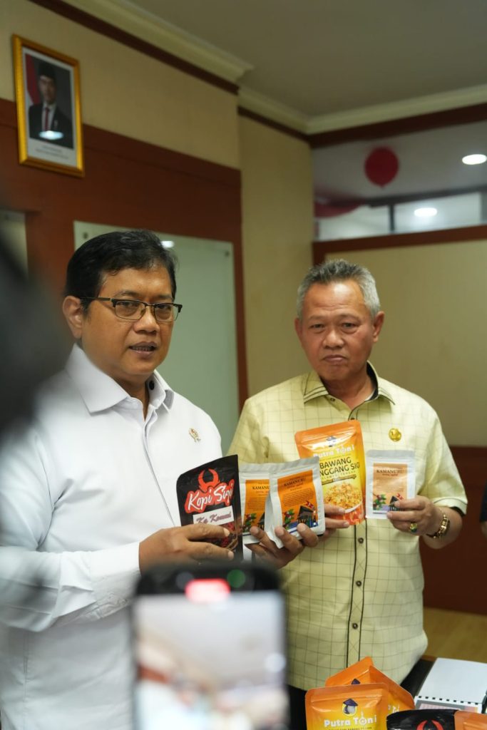 Bertemu Bupati Sigi, Wamen Viva Yoga Dorong Bawang Dan Kopi Sulawesi Tengah Mendunia.