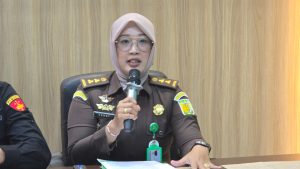 Kejati Sum-Sel, Tahan Dua Tersangka Kasus Pemerasan Forum Kades Di Pagar Gunung