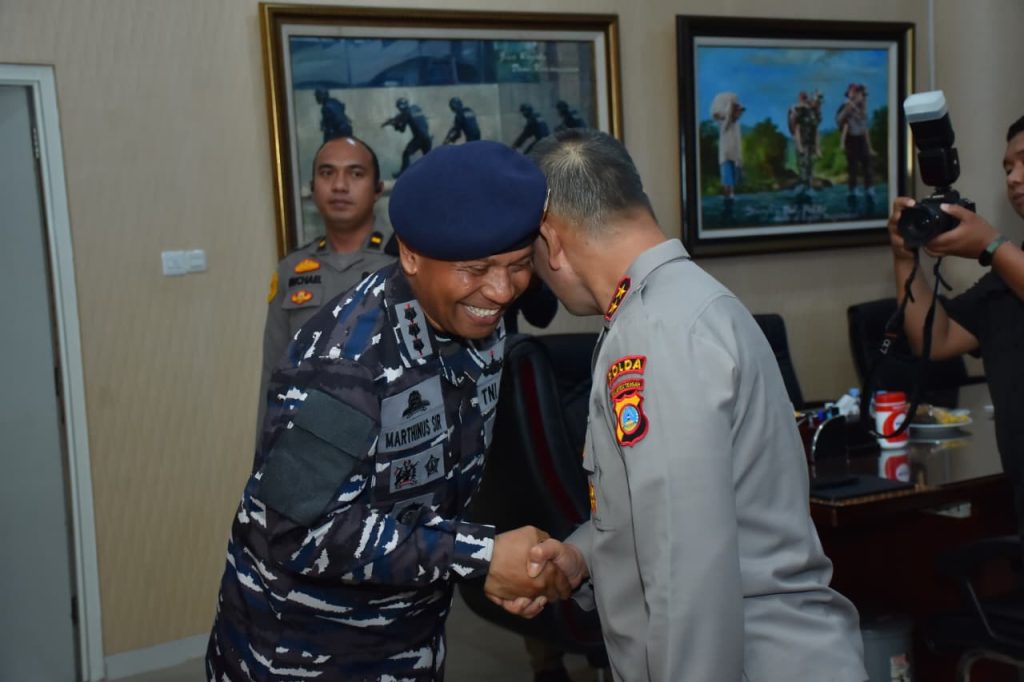 Menerima Kunjungan Danlanal Palu, Kapolda Sulteng Sampaikan Selamat HUT Ke-80 TNI Angkatan Laut.