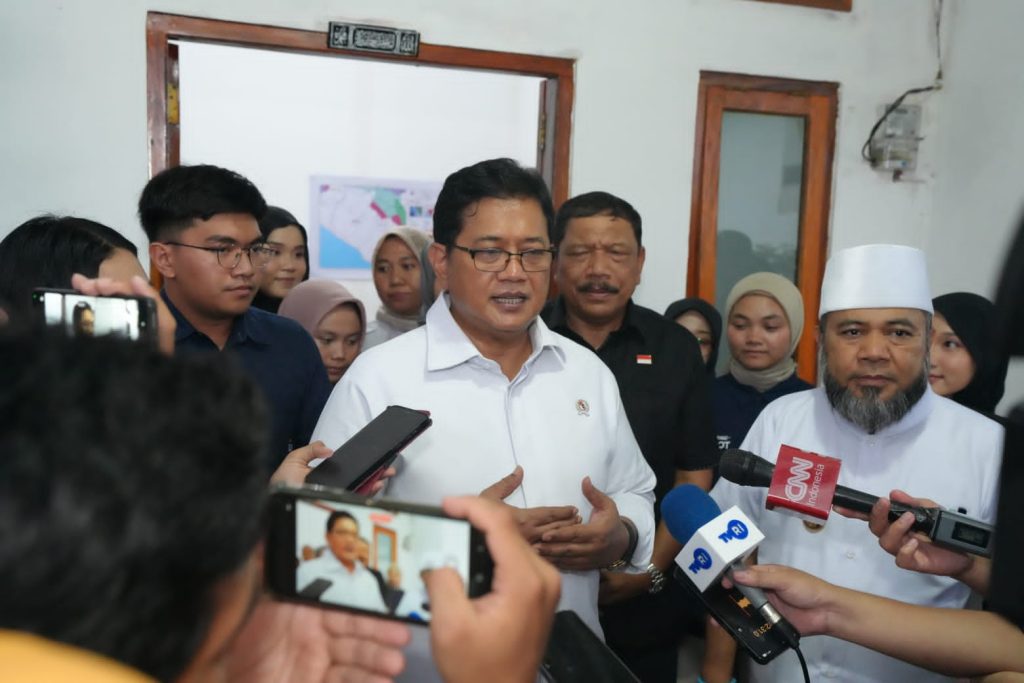 Sambangi Posko TEP, Di Bengkulu Utara, Wamen Viva Yoga Beri Semangat Sampai Misi Usai.