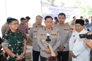 Gerakan Pangan Murah Polri dan Jumat Berkah Polres Metro Jakarta Barat, Ribuan Warga Jakbar Antusias Borong Beras dan Minyak