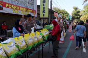 Polres Boyolali Gelar Pangan Murah Di CFD, Warga Antusias