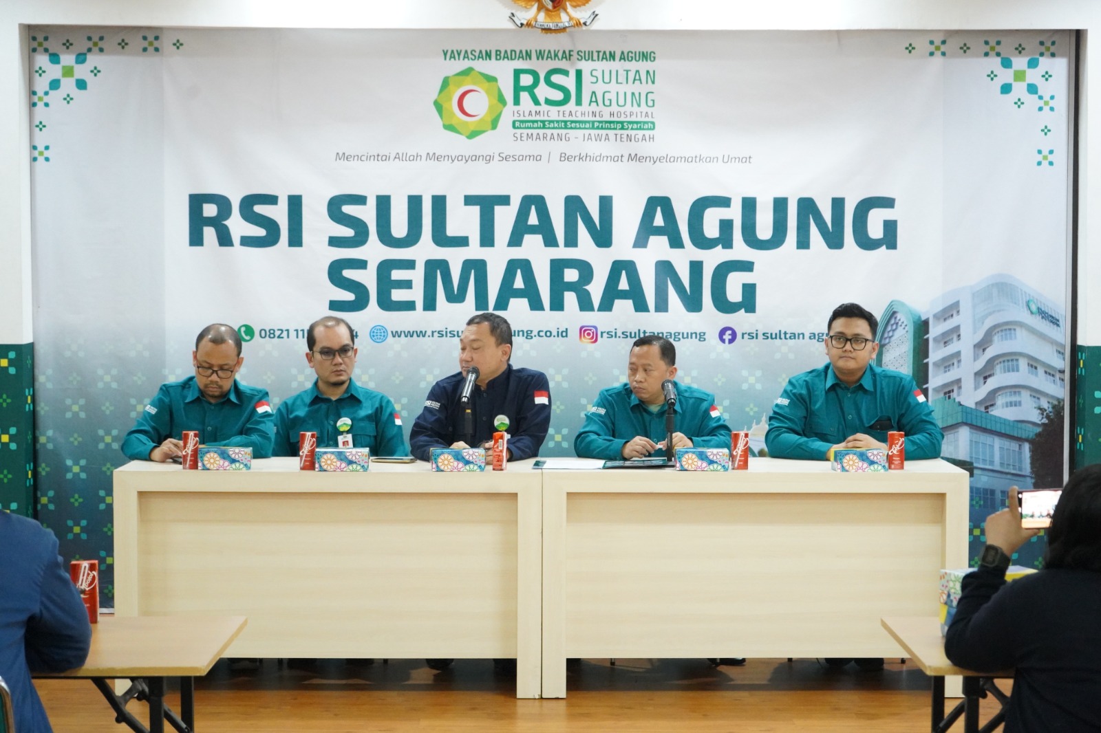 Konferensi PERS, RSI Sultan Agung Semarang, Dugaan Keluarga Pasien, Menganiaya Dokter.