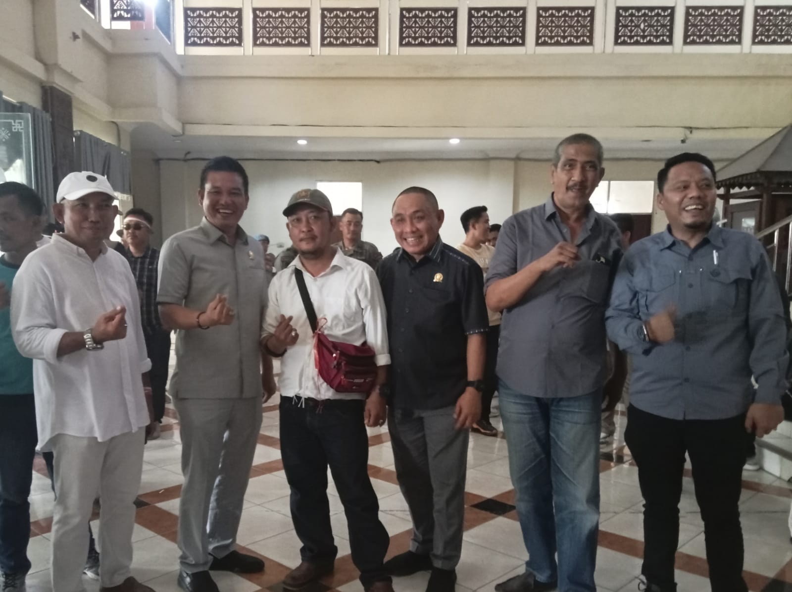 Gagal Dalam Menjalankan Tugas, FWTB Minta Kadis Kominfo Mundur.