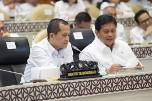 Rapat Kerja Dengan Komisi V, Wamen Viva Yoga : Kita Tuntaskan Tumpang Tindih Lahan Transmigrasi Dan Kawasan Hutan.