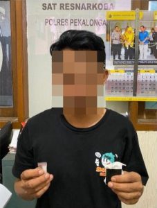 Emon Di Ciduk Polisi, Saat Bawa Sabu 0,43 Gram, Di Sragi Pekalongan.