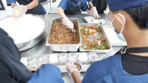 Program Makan Bergizi Ahmad Pemuda Lulusan SMP di Bogor, Terima Gaji Rp 90 Ribu per Hari.