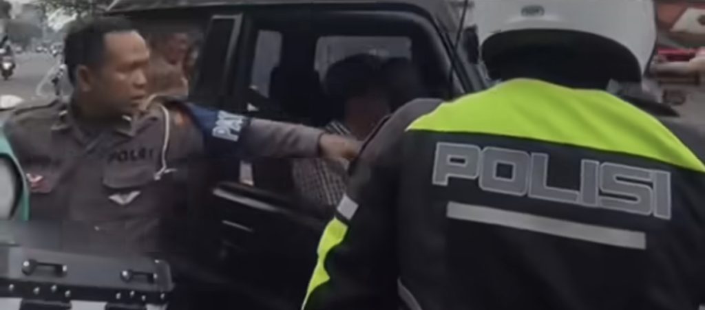 Viral! Pelajar di Tangerang Kejar Mobil Diduga Pelaku Tabrak Lari