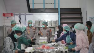 Kapolda Aceh, Tinjau SPPG Di Meuraxa, Nyatakan Komitmen Dukung Asta Cita Presiden.