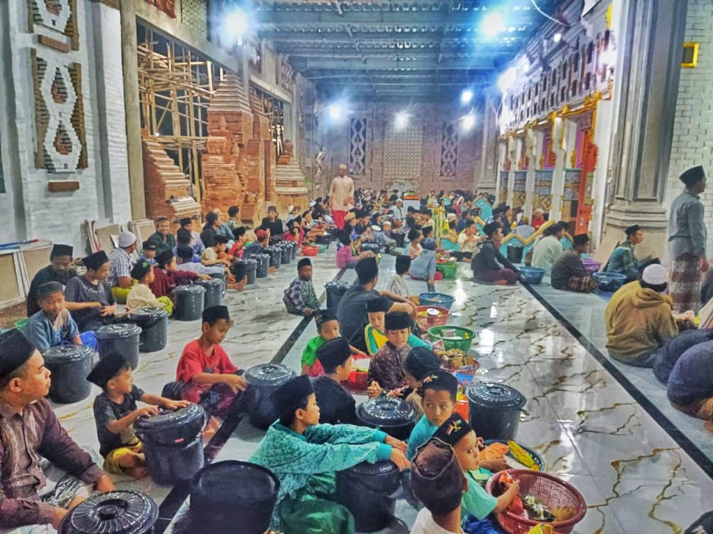 Tradisi “Welasan” di Masjid Agung Syaikh Anwarudin Kriyan, Cibogo Bertajuk “Sambut Tuan Syaikh