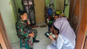 Ciptakan Kedekatan Dengan Warga, Babinsa Tipes Rutin Komsos.