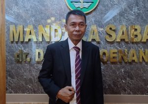 Selamat! Eks Ketua KPK Nawawi Pomolango Raih Gelar Doktor dari Unpas