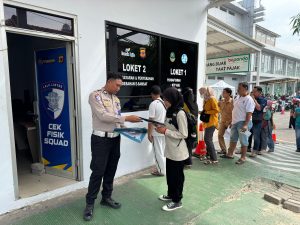 Polantas Menyapa, Sat-Lantas Polresta Cirebon, Terus Berkomitmen Memberikan Pelayanan Terbaik Kepada Masyarakat.