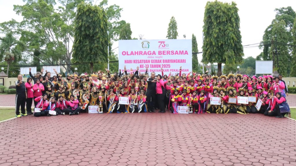 Meriah!, Polres Pekalongan Gelar Olah Raga Bersama Dan Lomba Senam Kreasi Tabola Bale, Di Hari Kesatuan Gerak Bhayangkari Ke-73