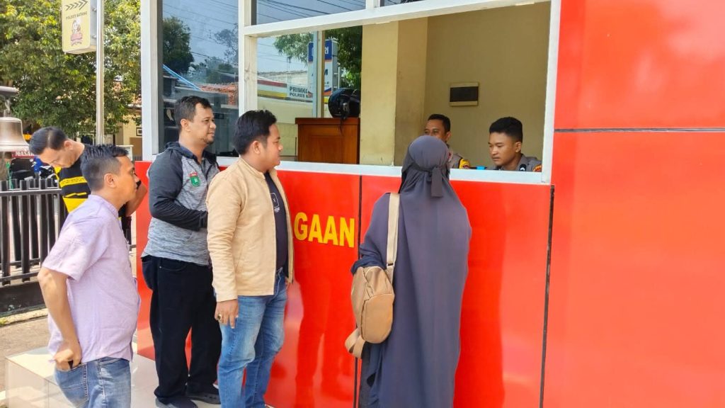Koperasi, Diduga Lakukan Pengukuran Lahan Tanpa Izin, Pasangan Suami Istri Di Batang Melapor Ke Polisi.