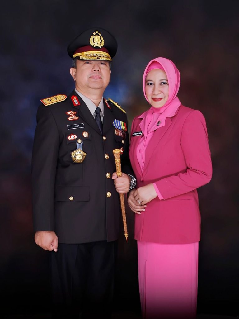 Tomsi Tohir, Sosok Tenang dan Tegas di Balik Stabilitas Pemerintahan