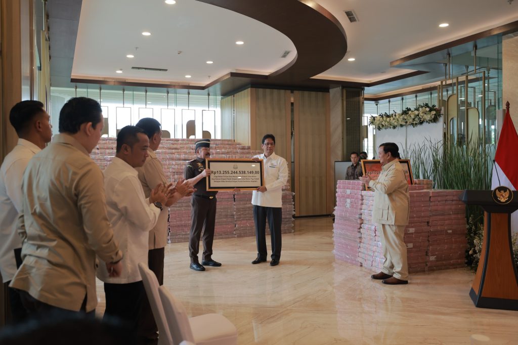 Prabowo Minta Jaksa dan Polisi Tak Kriminalisasi Orang Kecil: Penegak Hukum Harus Punya Hati.