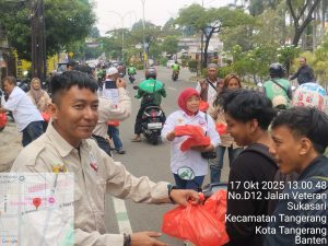 Jum’at Berkah Indahnya Berbagi Nasi Kotak Kegiatan Rutinitas GWI  (Gabungnya Wartawan Indonesia)