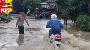 Berigadir Aan lbnu Setiadi, Mengabarkan Waspada Di Musim Banjir Pandeglang-Banten.