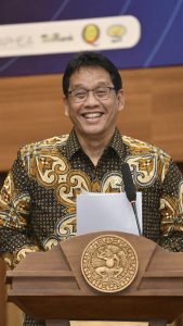Menkeu Purbaya, Paparkan Strategi Ciptakan Pertumbuhan Lebih Cepat Di Dies Natalis Ke-71 Universitas Air Langga.